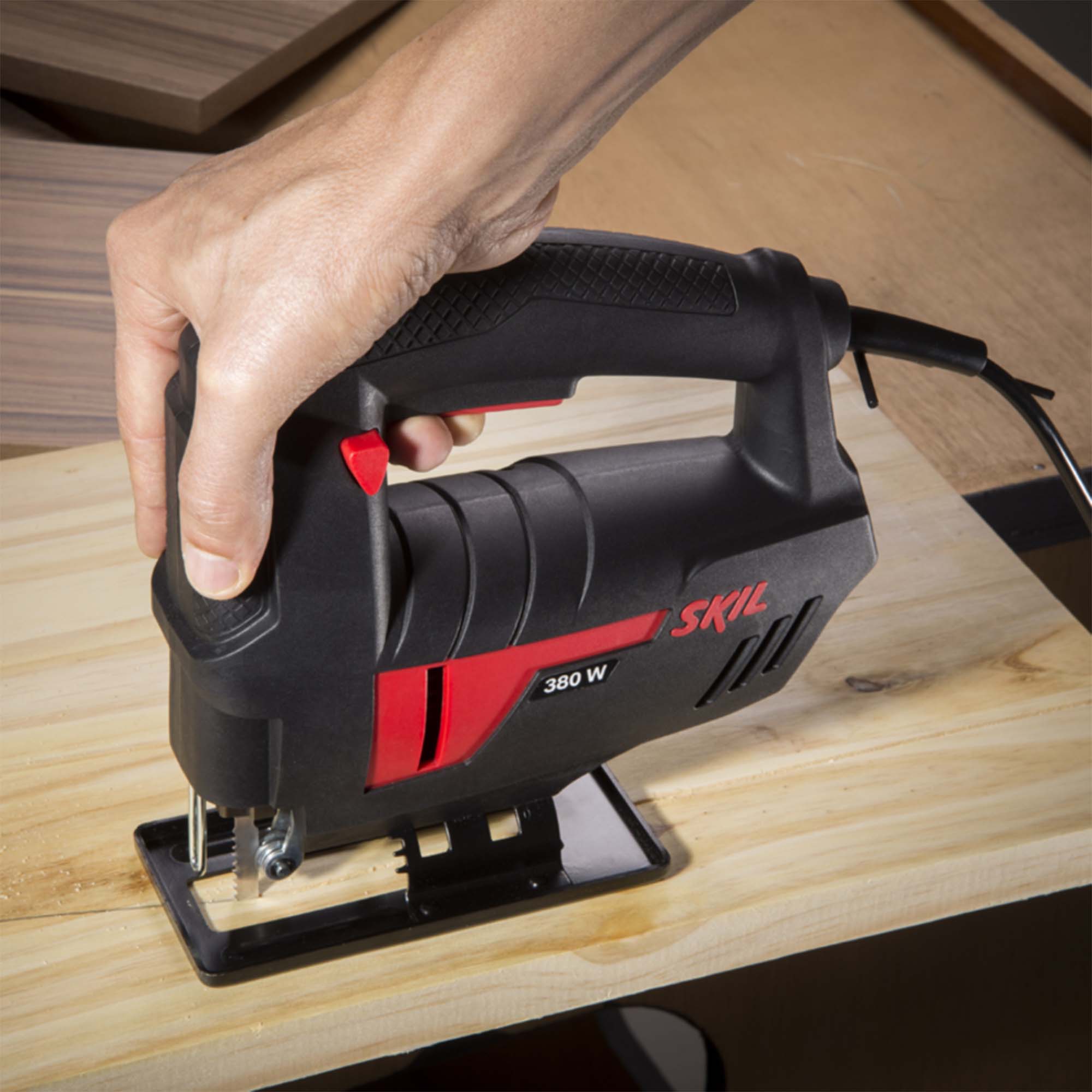 Serra Tico-tico 380w P/ Lâminas Em T Ou U, Cortes De 0 A 45 Graus E Trava De Gatilho Skil 4380 220v