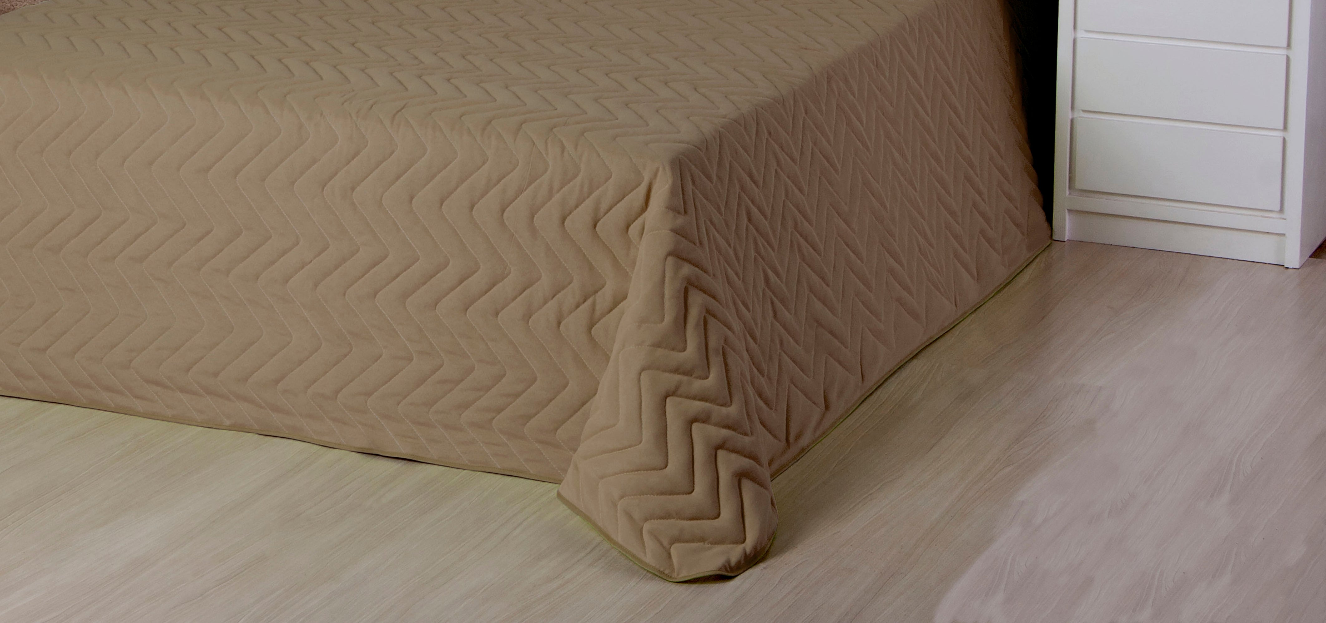 Cobre Leito Classic Matelassado Microfibra Queen 03 Pçs Avelã