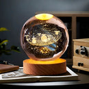 Luminária De Mesa Decorativa Esfera Base Madeira Cristal