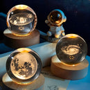 Luminária De Mesa Decorativa Esfera Base Madeira Cristal