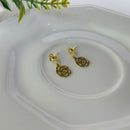Brinco Pequeno De Flor Vazada Com Zircônia Banhado Em Ouro 18k Cor:dourado