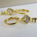 Brinco Argolinha Com Chave Banhado Em Ouro 18k Cor:dourado