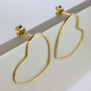 Brinco Médio Com Coração Vazado Horizontal Banhado Em Ouro 18k Cor: Dourado