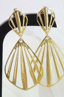 Brinco Grande De Concha Vazada Banhado Em Ouro 18k Cor:dourado