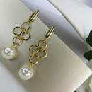 Brinco Grande De Fio Com Circulo Dourado E Pérola Banhado Em Ouro 18k Cor: Dourado