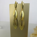 Brinco Grande De Folhas Sobrepostas Banhado Em Ouro 18k Cor:dourado