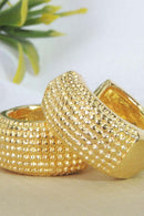 Brinco De Argolinha Grossa Trabalhada Banhado Em Ouro 18k Cor:dourado