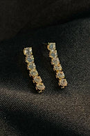 Brinco Pequeno Fio Com Cinco Zircônia Banhado Em Ouro 18k Cor:dourado