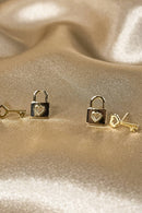 Brinco Duo Chave E Cadeado Banhado Em Ouro 18k Cor:dourado