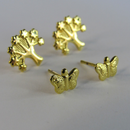 Brinco Duo De árvore E Borboleta Banhado Em Ouro 18k Cor:dourado