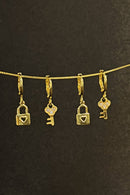 Brinco Duo Argolinha Chave E Cadeado Banhado Em Ouro 18k Cor:dourado