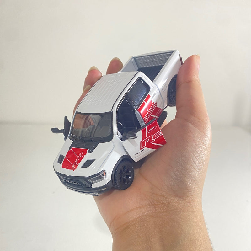 Miniatura Caminhonete Metal Dodge Ram Kinsmart Abre Porta