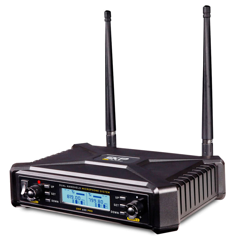 Microfone Uhf-600 Duplo De Mão Multifrequência Sem Fio Sauhf600pro