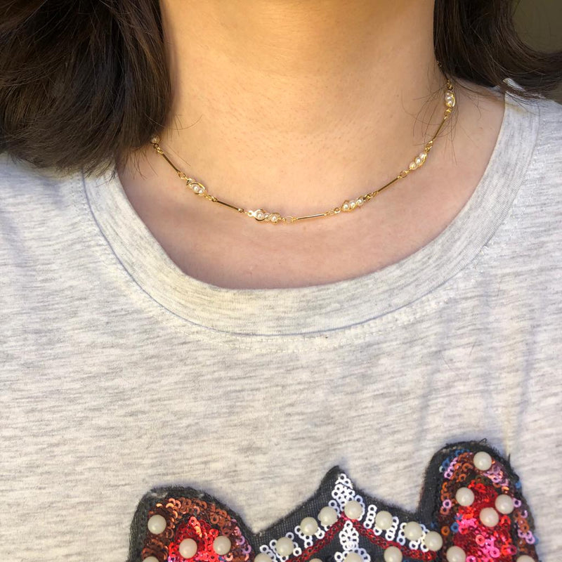 Colar Choker Com Mini Pérolas Na Corrente Folheado Em Ouro 18k