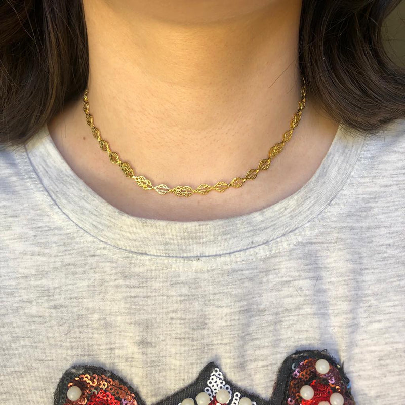 Choker Com Folhas Folheado Em Ouro 18k