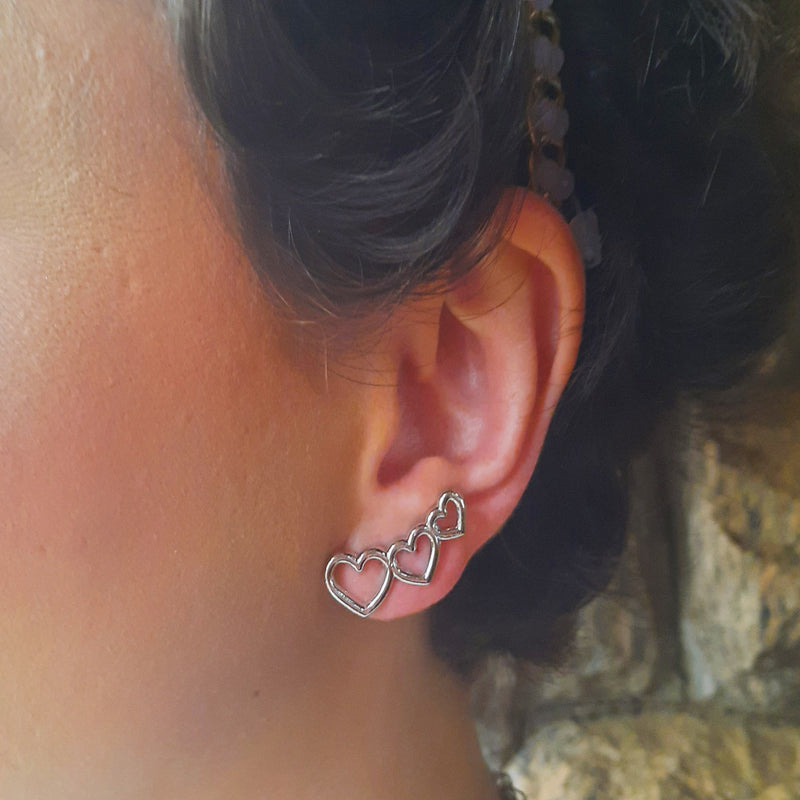 Brinco Ear Cuff  Com Coração Vazado Folheado Em Ródio Branco