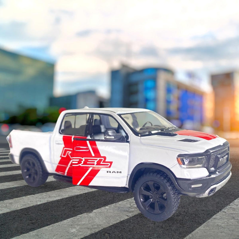 Miniatura Caminhonete Metal Dodge Ram Kinsmart Abre Porta