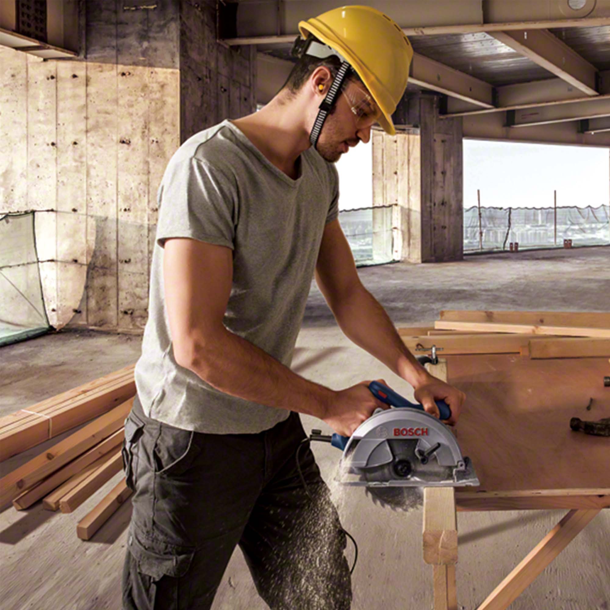 Serra Circular 1500w C/ 2 Discos E Guia Paralelo - Bosch Gks150-2d 220v