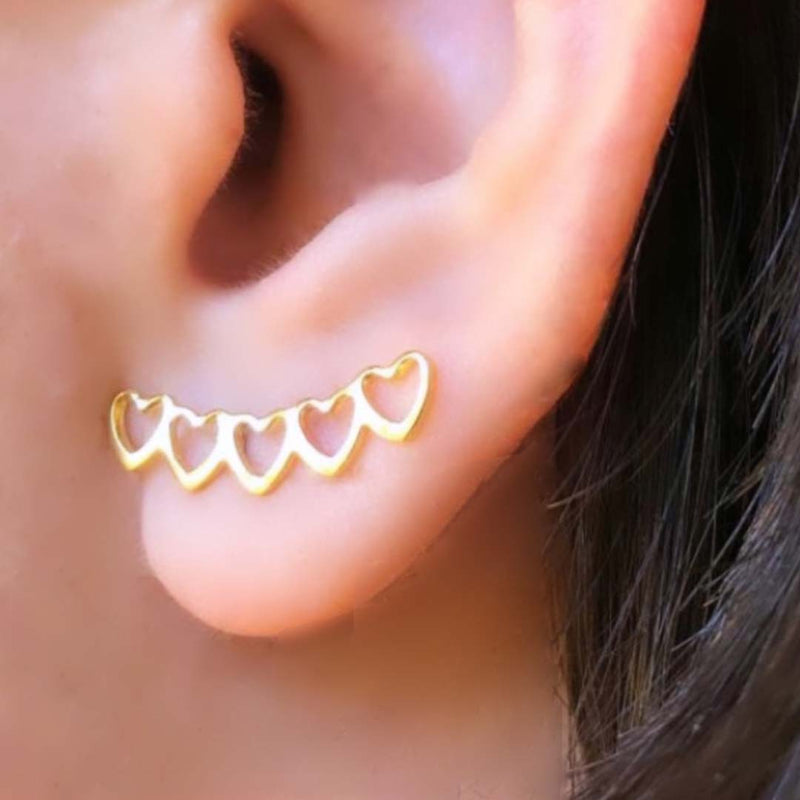 Brinco Ear Cuff Mini Corações Vazados Folheado Em Ouro 18k