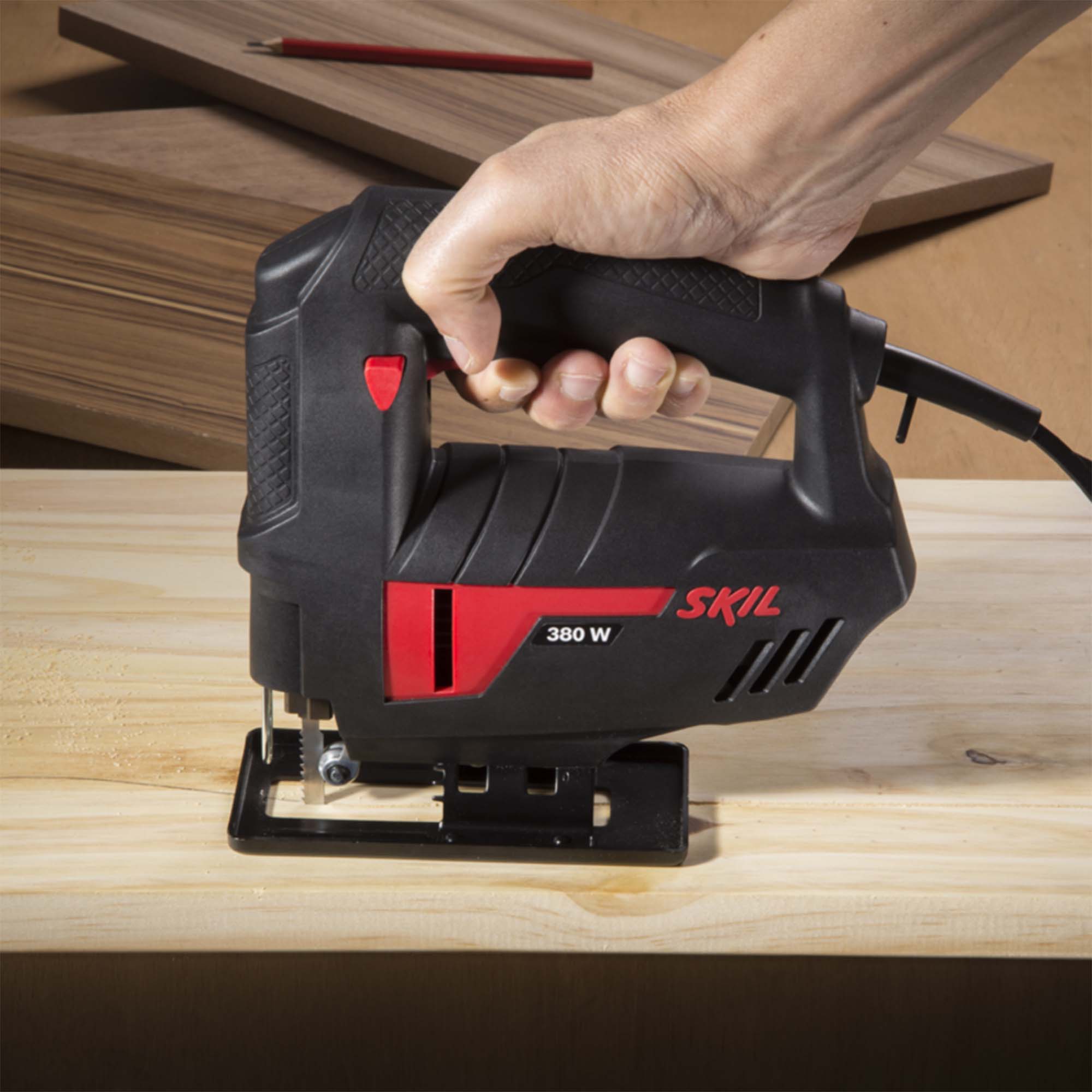 Serra Tico-tico 380w P/ Lâminas Em T Ou U, Cortes De 0 A 45 Graus E Trava De Gatilho Skil 4380 220v