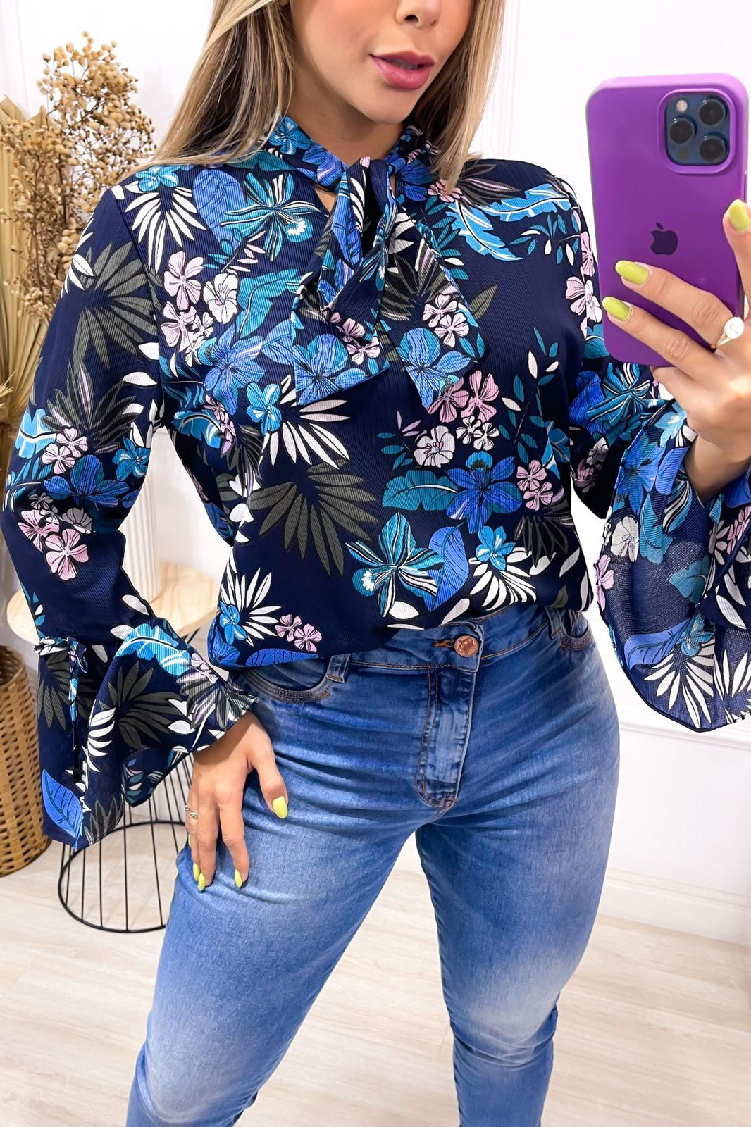 Blusa Crepe Manga Longa Detalhe Amarrar