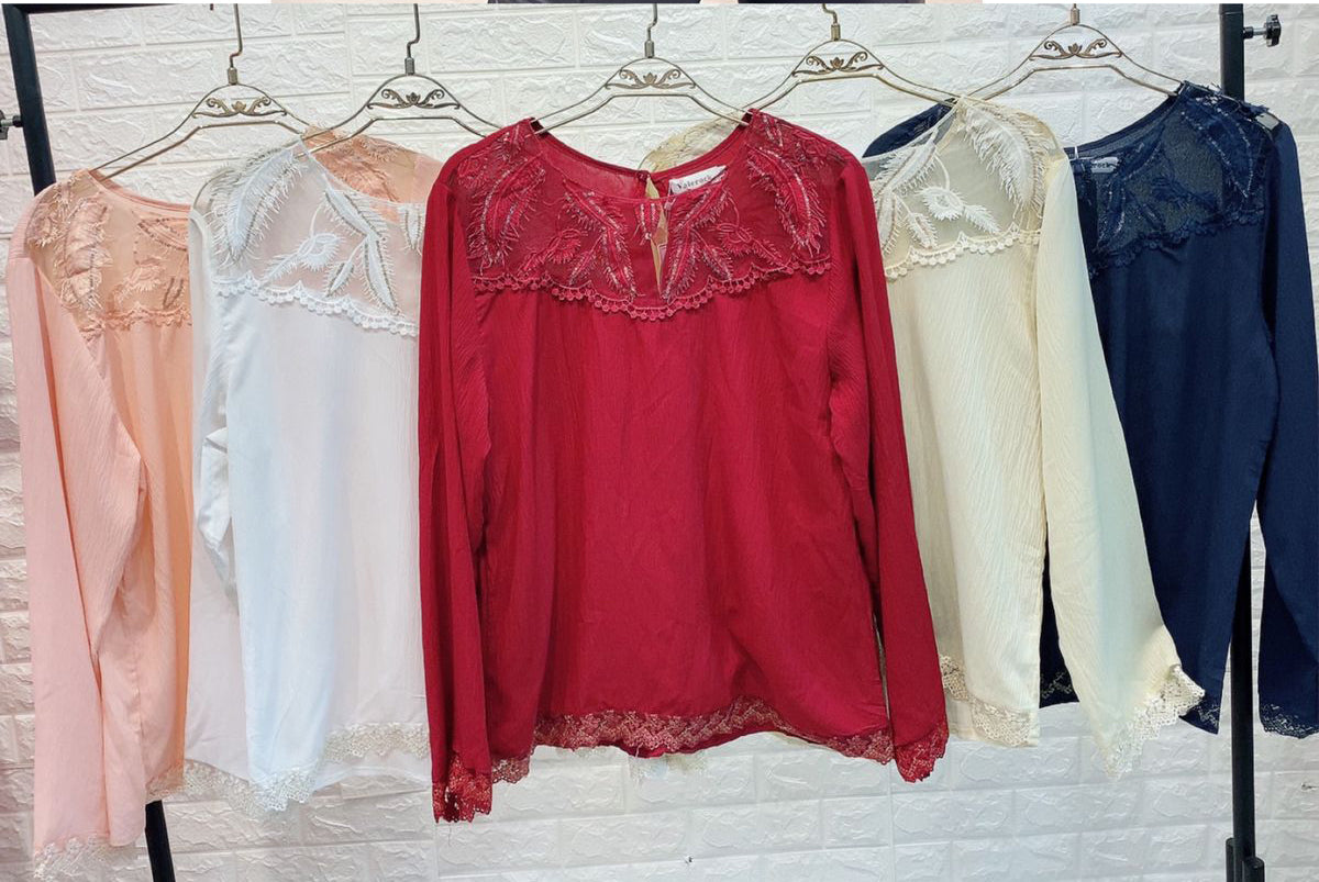 Blusa Crepe Tule No Peito Manga Longa
